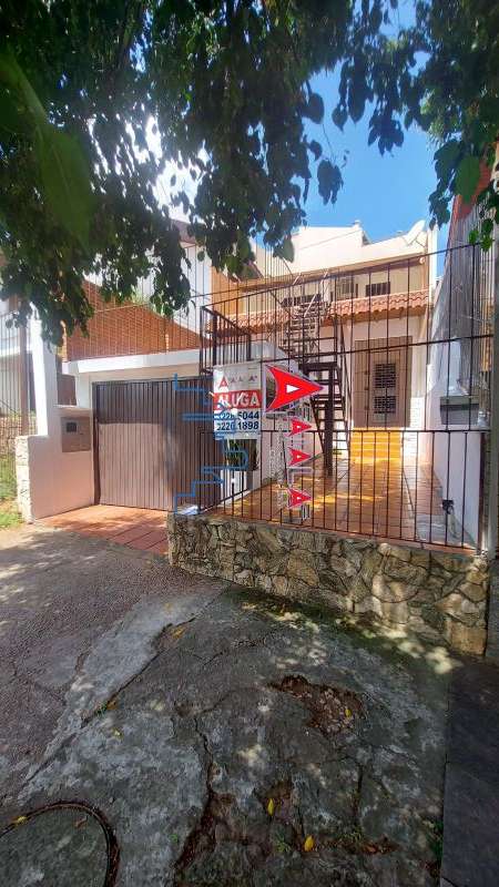 Casa 2 Quartos e  1 Suíte no bairro SANTO ANTONIO em PORTO ALEGRE