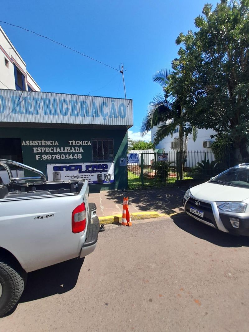Prédio com 48m² à venda no bairro Guaruja, Parobe