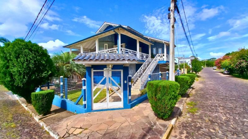 Casa com 3 quartos e 1 banheiro à venda no bairro Guaruja, Parobe