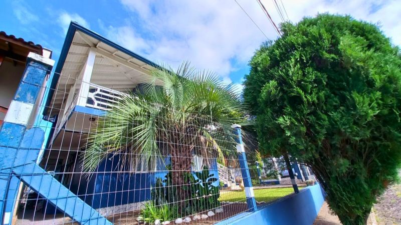 Casa com 3 quartos e 1 banheiro à venda no bairro Guaruja, Parobe