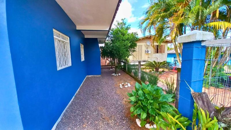 Casa com 3 quartos e 1 banheiro à venda no bairro Guaruja, Parobe
