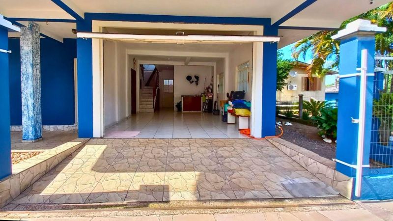 Casa com 3 quartos e 1 banheiro à venda no bairro Guaruja, Parobe