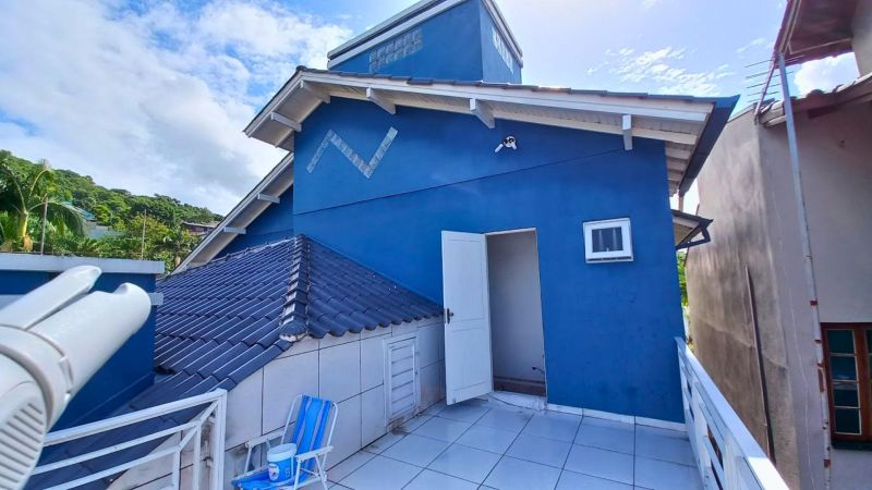 Casa com 3 quartos e 1 banheiro à venda no bairro Guaruja, Parobe