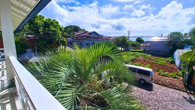 Casa com 3 quartos e 1 banheiro à venda no bairro Guaruja, Parobe