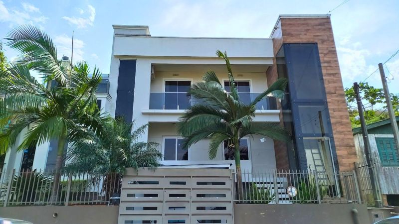 Casa com 3 quartos e 5 banheiros à venda no bairro Guaruja, Parobe