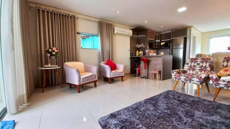 Casa com 3 quartos e 5 banheiros à venda no bairro Guaruja, Parobe