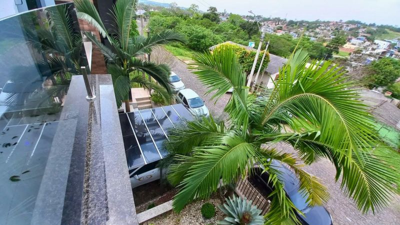Casa com 3 quartos e 5 banheiros à venda no bairro Guaruja, Parobe