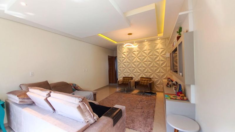 Casa com 3 quartos e 5 banheiros à venda no bairro Guaruja, Parobe