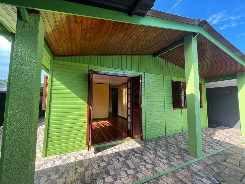 Casa com 2 quartos, 4 banheiros e 269m² à venda no bairro Bom Pastor, Igrejinha