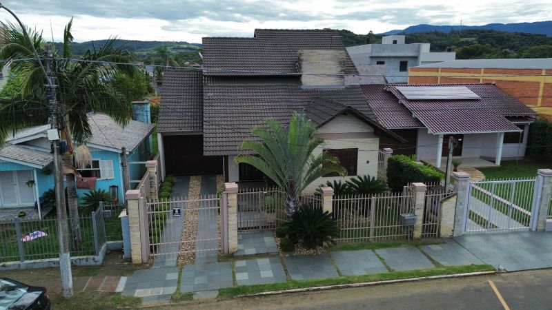 Casa com 1 quarto, 3 banheiros e 241m² à venda no bairro 15 de Novembro, Igrejinha