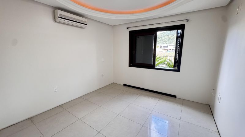Casa com 1 quarto, 3 banheiros e 241m² à venda no bairro 15 de Novembro, Igrejinha