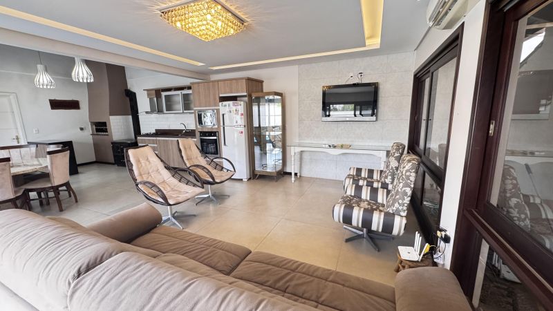 Casa com 1 quarto, 3 banheiros e 241m² à venda no bairro 15 de Novembro, Igrejinha