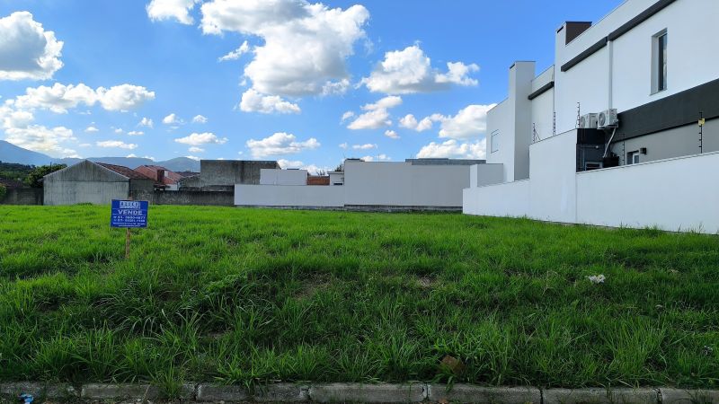 Terreno à venda no bairro 15 de Novembro, Igrejinha