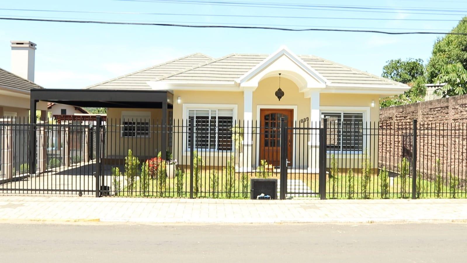 Casa com 2 quartos, 3 banheiros e 161m² à venda no bairro Bom Pastor, Igrejinha