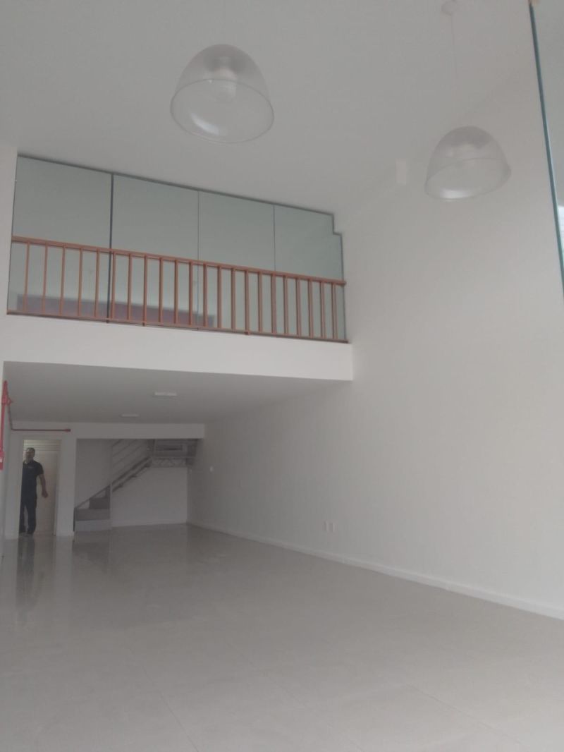 Sala com 1 banheiro e 97m² à venda no bairro Centro, Igrejinha