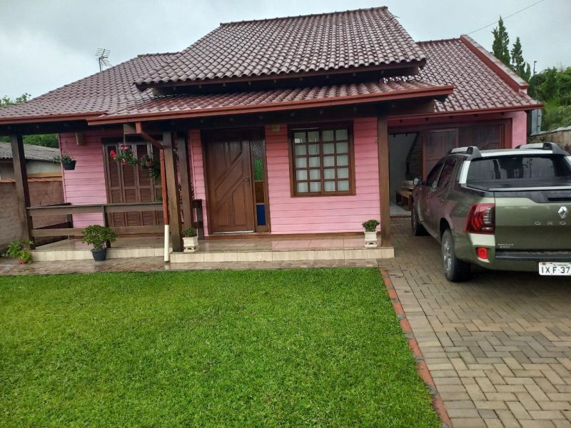 Casa com 3 quartos, 2 banheiros e 180m² à venda no bairro Vila Nova, Igrejinha