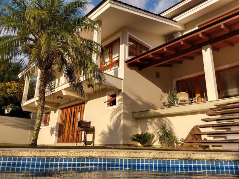 Casa com 2 quartos, 4 banheiros e 395m² à venda no bairro Nossa Senhora de Fatima, Taquara