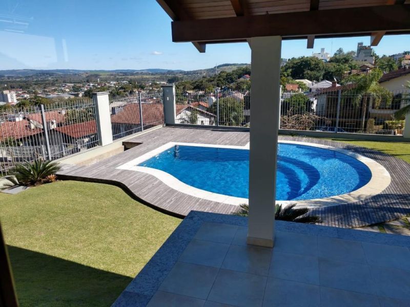 Casa com 2 quartos, 4 banheiros e 395m² à venda no bairro Nossa Senhora de Fatima, Taquara