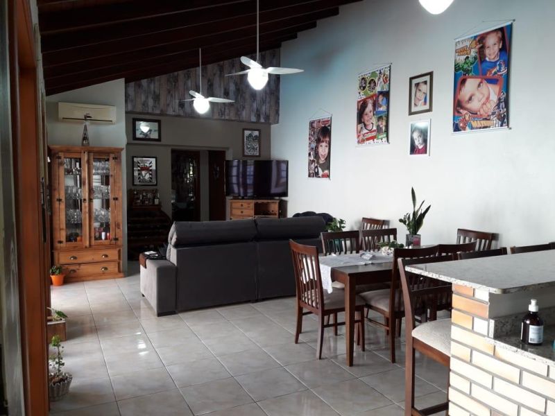 Casa com 3 quartos, 3 banheiros e 170m² à venda no bairro Nossa Senhora de Fatima, Taquara