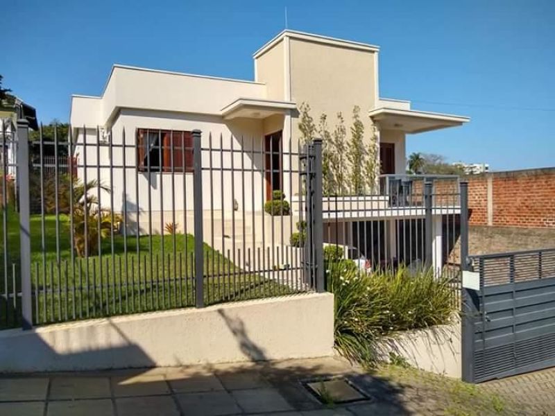 Casa com 3 quartos, 2 banheiros e 173m² à venda no bairro Nossa Senhora de Fatima, Taquara