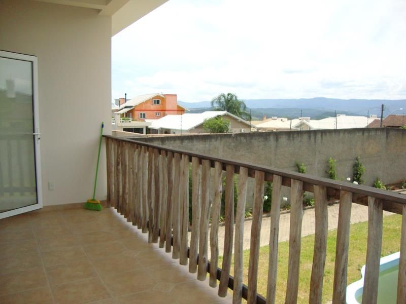 Casa com 3 quartos, 4 banheiros e 677m² à venda no bairro Nossa Senhora de Fatima, Taquara
