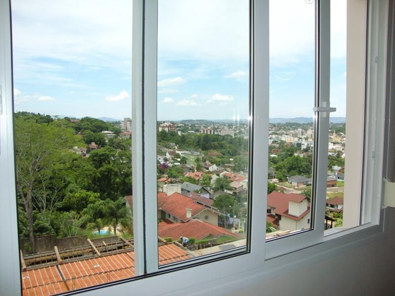 Casa com 3 quartos, 4 banheiros e 677m² à venda no bairro Nossa Senhora de Fatima, Taquara