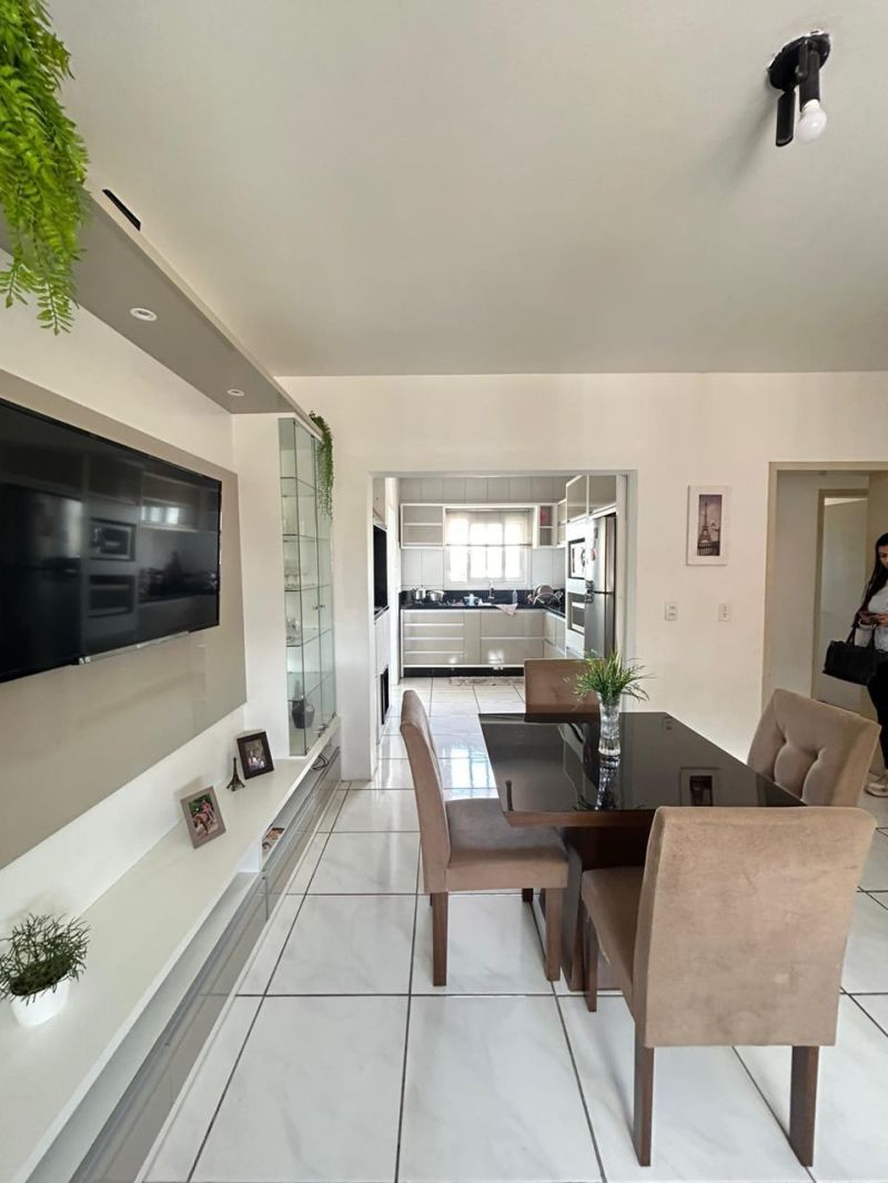 Apartamento com 2 quartos, 1 banheiro e 73m² à venda no bairro Petropolis, Taquara