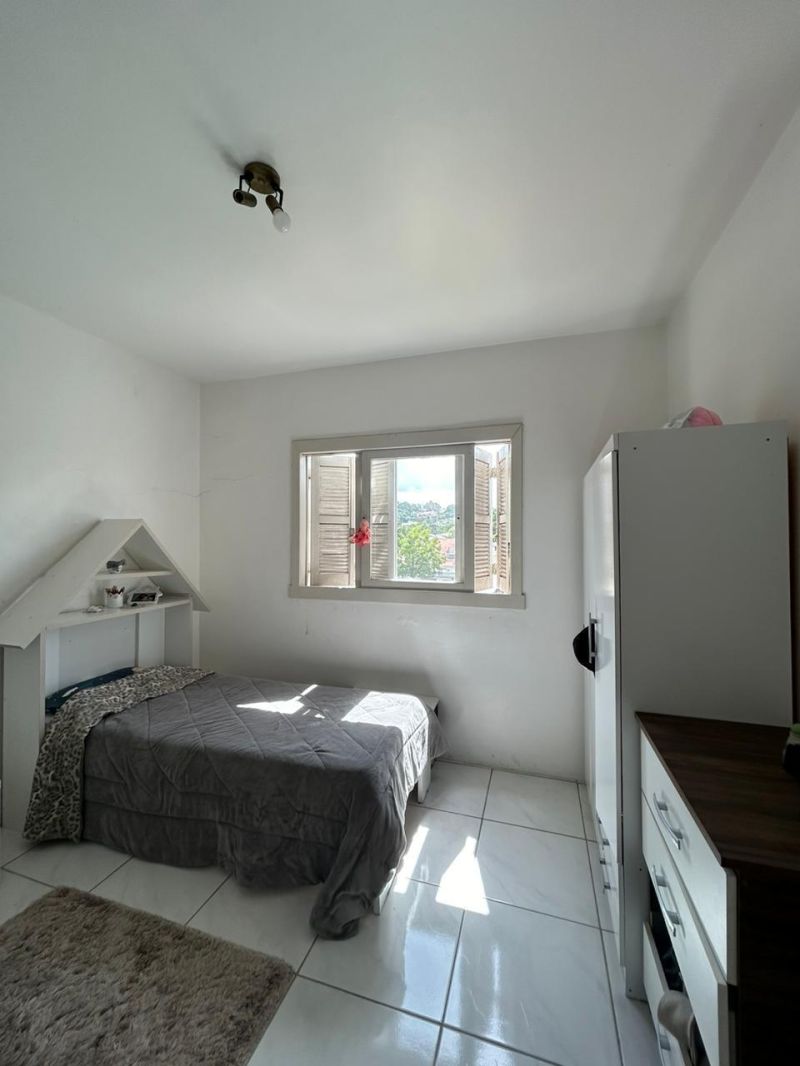 Apartamento com 2 quartos, 1 banheiro e 73m² à venda no bairro Petropolis, Taquara