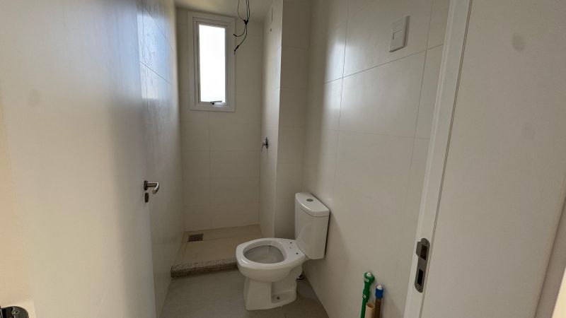 Apartamento com 1 quarto, 2 banheiros e 66m² à venda no bairro Centro, Taquara