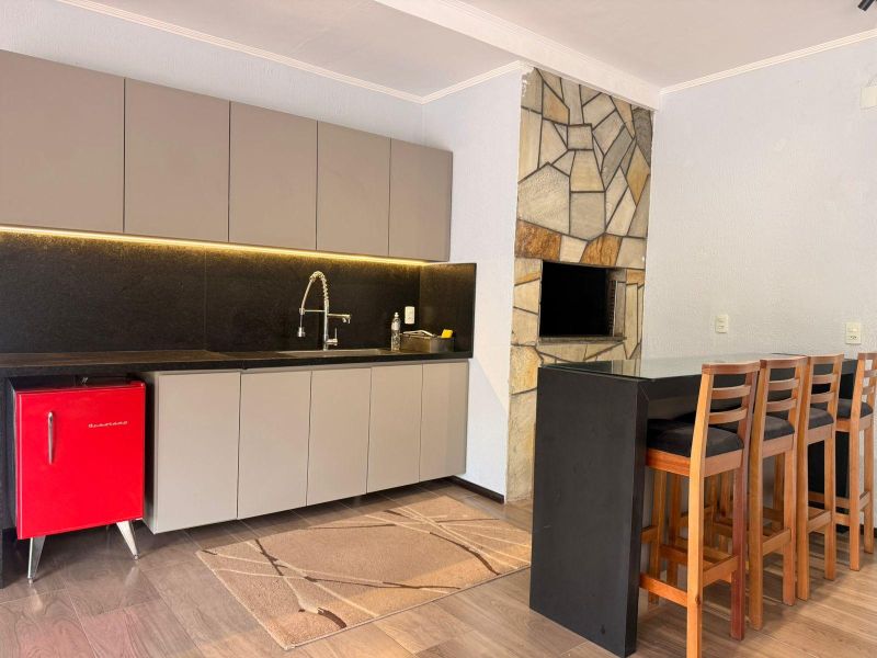 Casa com 3 quartos, 3 banheiros e 272m² à venda no bairro Centro, Igrejinha