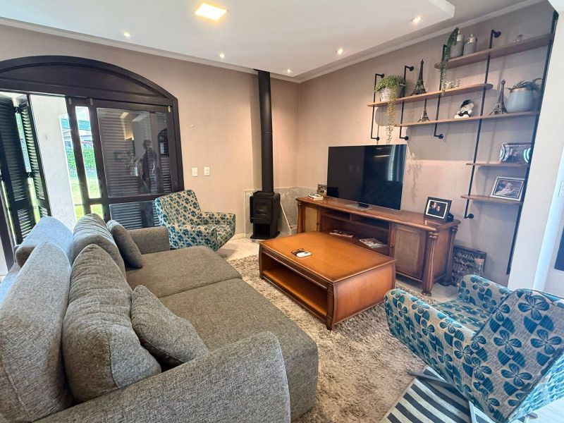 Casa com 3 quartos, 3 banheiros e 272m² à venda no bairro Centro, Igrejinha