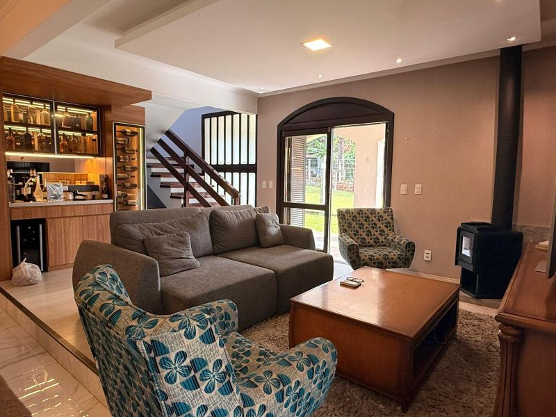 Casa com 3 quartos, 3 banheiros e 272m² à venda no bairro Centro, Igrejinha