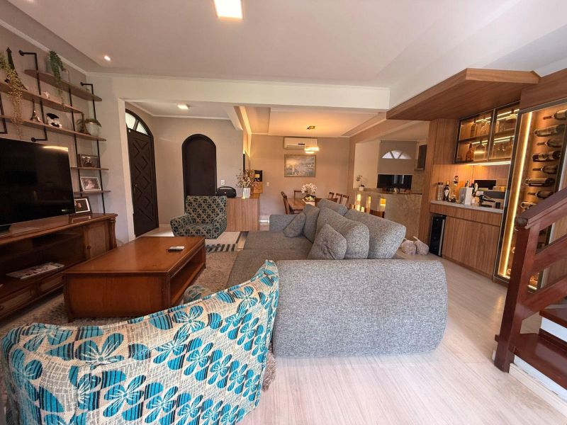 Casa com 3 quartos, 3 banheiros e 272m² à venda no bairro Centro, Igrejinha