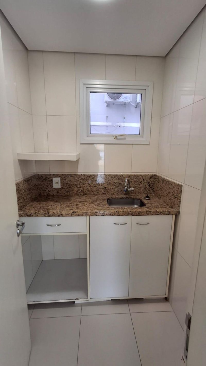 Apartamento com 1 quarto, 3 banheiros e 206m² à venda no bairro Centro, Taquara