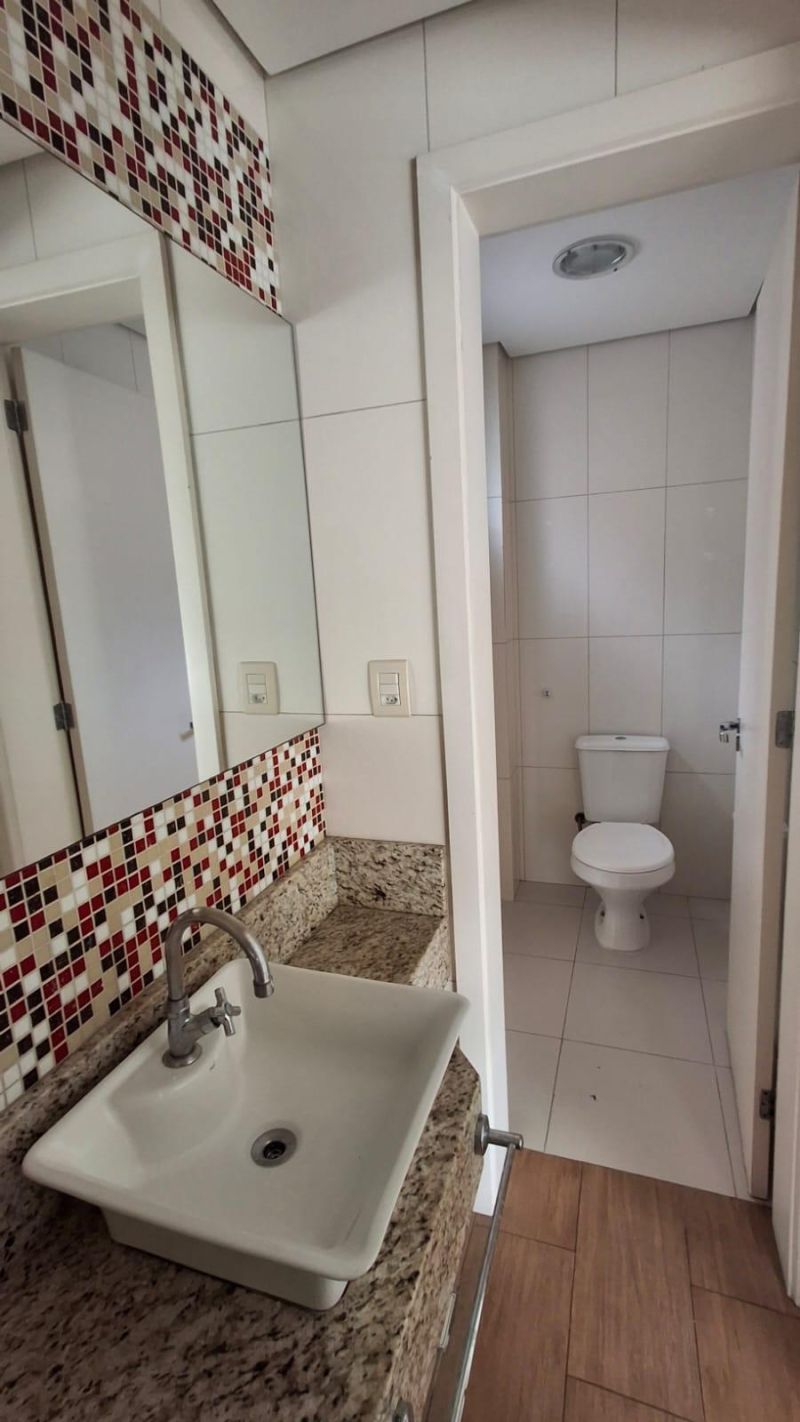 Apartamento com 1 quarto, 3 banheiros e 206m² à venda no bairro Centro, Taquara