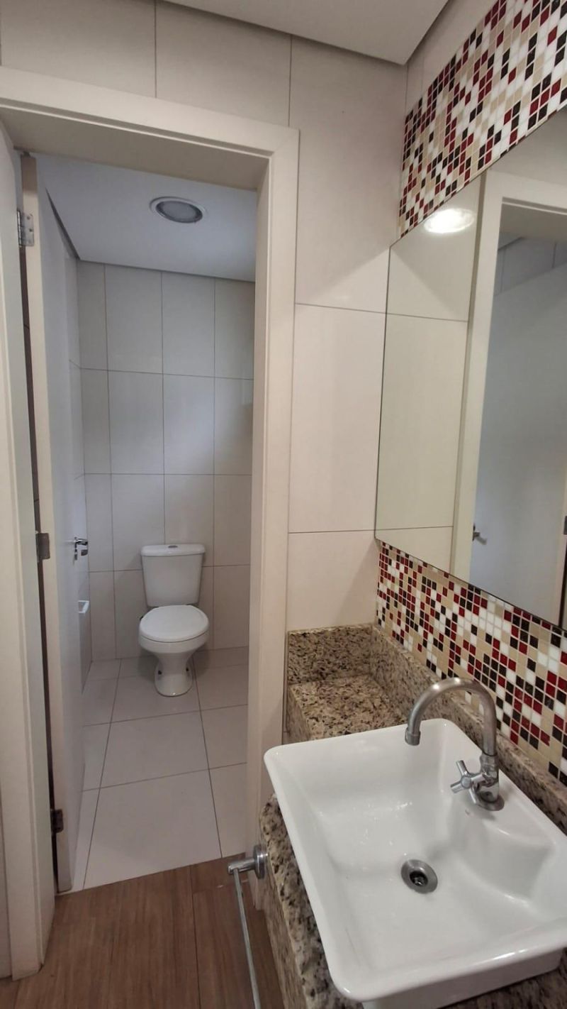 Apartamento com 1 quarto, 3 banheiros e 206m² à venda no bairro Centro, Taquara