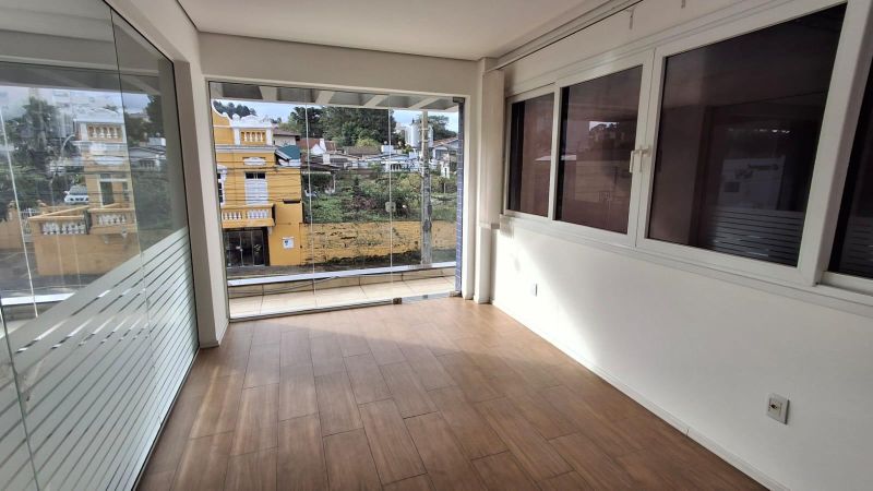 Apartamento com 1 quarto, 3 banheiros e 206m² à venda no bairro Centro, Taquara