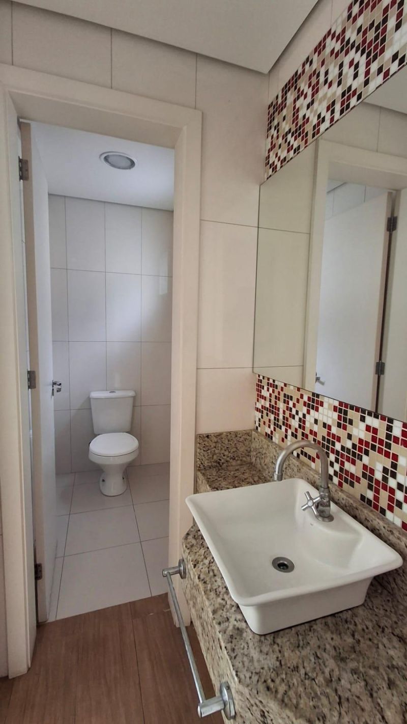 Apartamento com 1 quarto, 3 banheiros e 206m² à venda no bairro Centro, Taquara