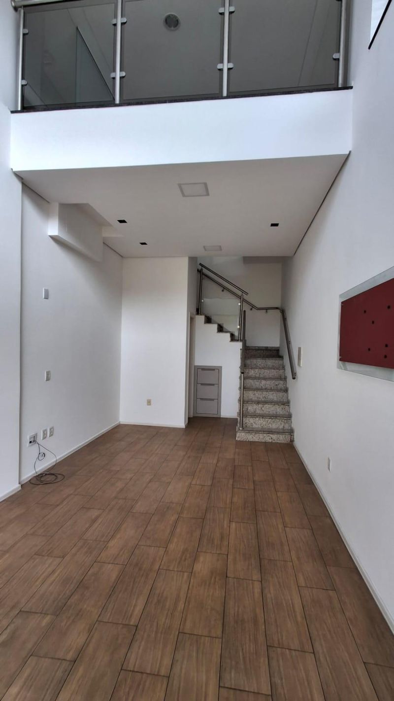 Apartamento com 1 quarto, 3 banheiros e 206m² à venda no bairro Centro, Taquara
