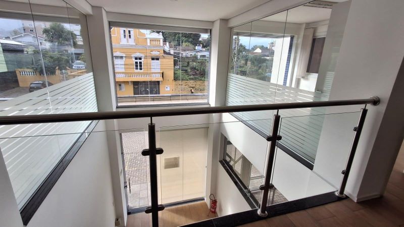 Apartamento com 1 quarto, 3 banheiros e 206m² à venda no bairro Centro, Taquara