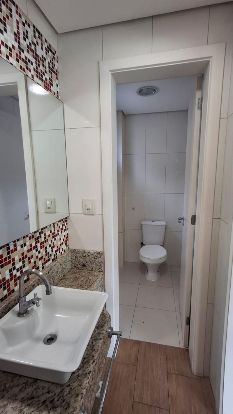Apartamento com 1 quarto, 3 banheiros e 206m² à venda no bairro Centro, Taquara