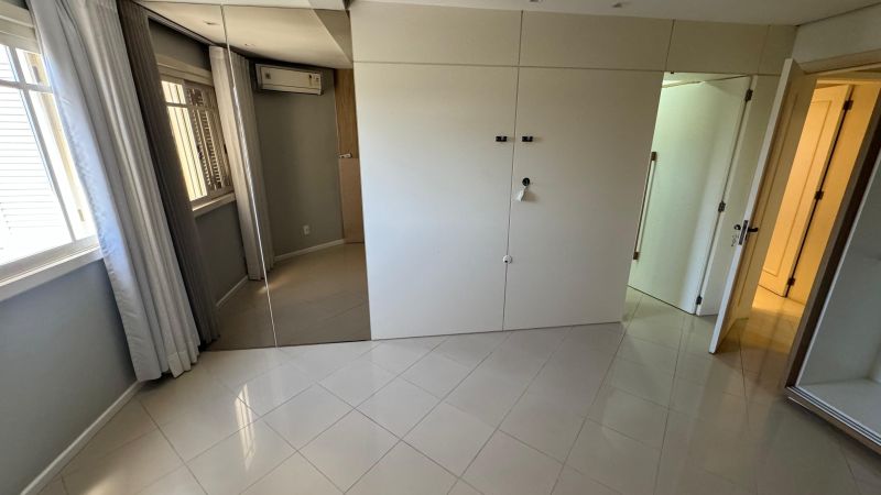 Apartamento com 3 quartos, 2 banheiros e 140m² à venda no bairro Centro, Taquara