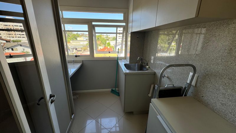 Apartamento com 3 quartos, 2 banheiros e 140m² à venda no bairro Centro, Taquara