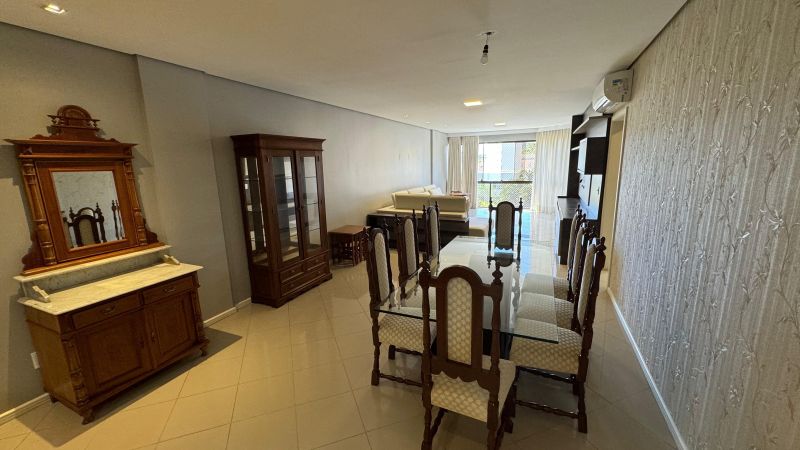 Apartamento com 3 quartos, 2 banheiros e 140m² à venda no bairro Centro, Taquara