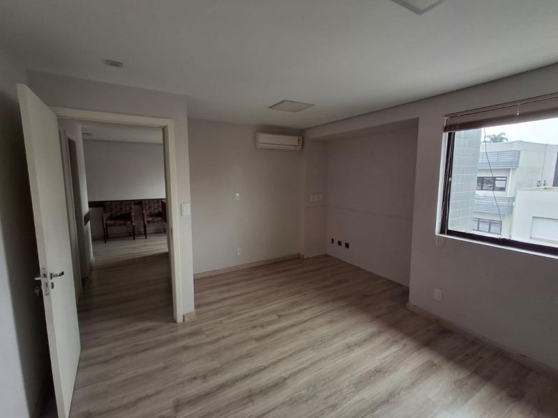 Sala com 2 banheiros e 50m² à venda no bairro Centro, Taquara