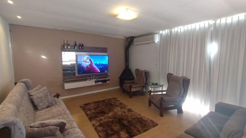 Prédio com 2 quartos e 5 banheiros à venda no bairro Centro, Taquara
