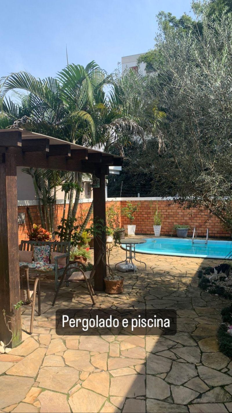 Casa com 2 quartos, 3 banheiros e 180m² à venda no bairro Centro, Taquara