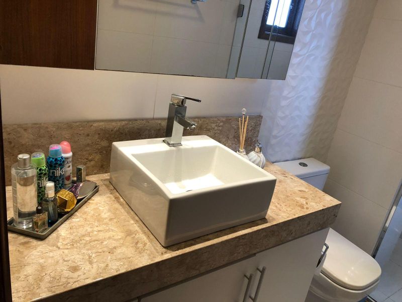 Apartamento com 1 quarto, 2 banheiros e 99m² à venda no bairro Centro, Taquara