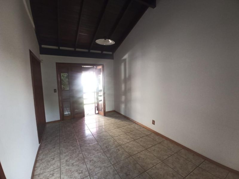 Casa com 3 quartos, 2 banheiros e 196m² à venda no bairro Centro, Taquara