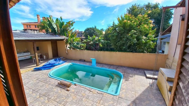Casa com 2 quartos, 3 banheiros e 100m² à venda no bairro Centro, Taquara